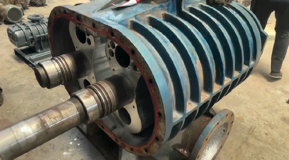 章鼓RRF350羅茨鼓風機維護保養案例